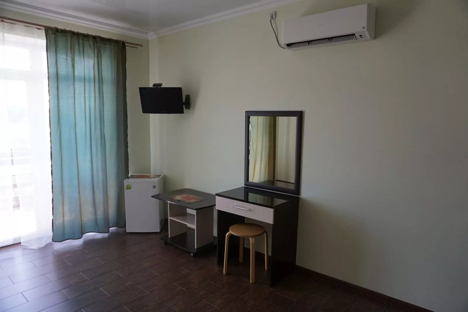 . Гостевой дом "Холидей". Кучугуры