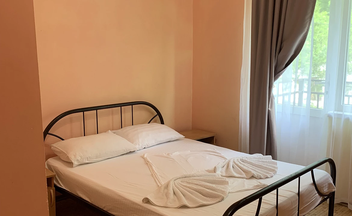 Стандарт с балконом . Гостевой дом "Пантера". Гагра