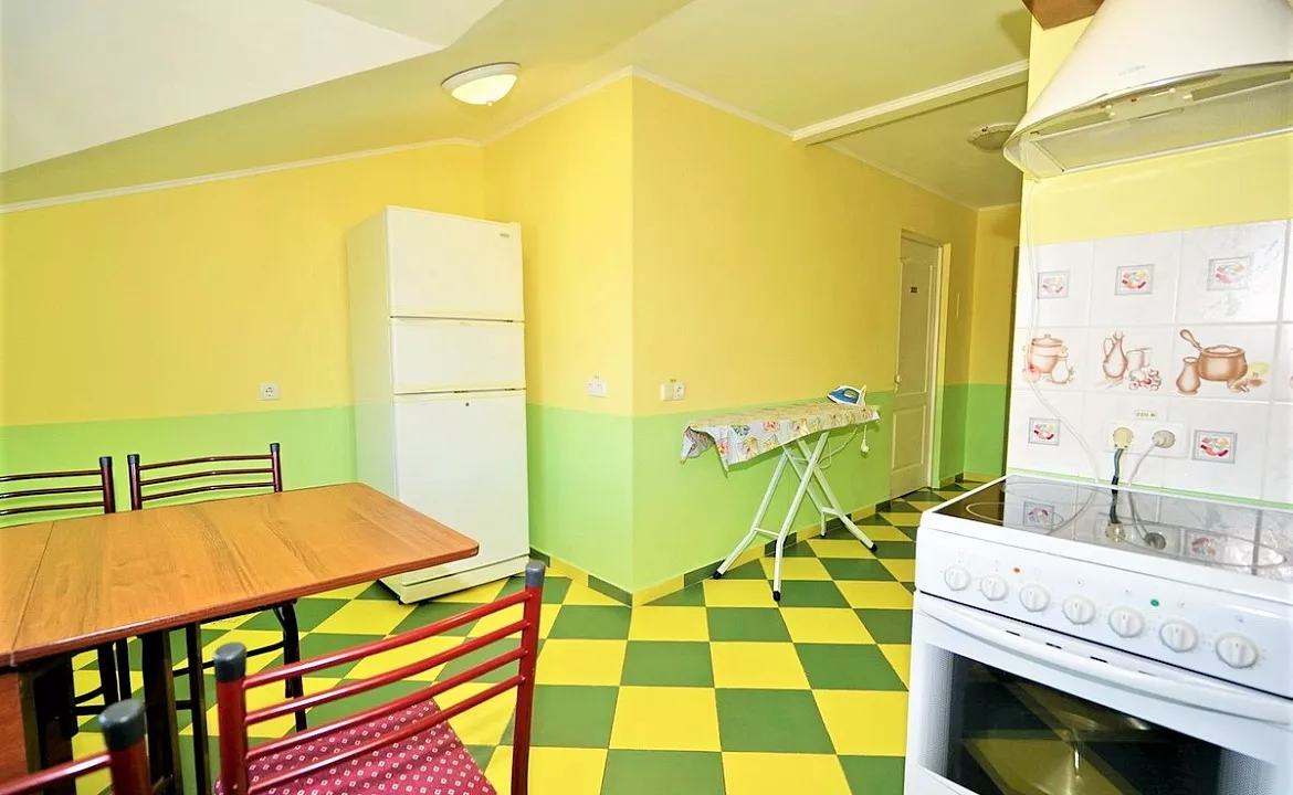 3-х комнатный номер люкс с кухней 6-7 чел . Гостевой дом "Лазурит". Лазаревское