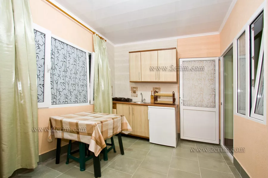 Двухместный номер в коттедже Уютный дворик. Гостевой дом "Крымский кораблик". Орджоникидзе