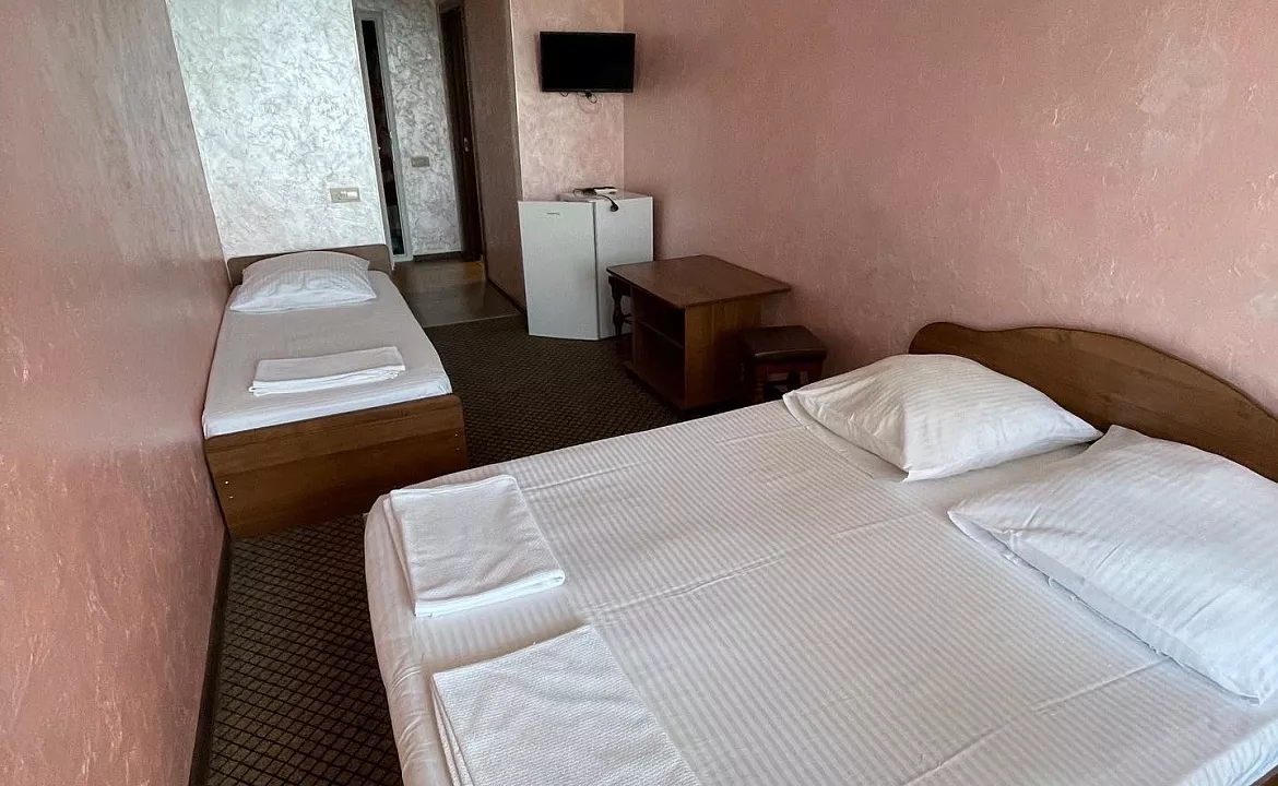 Семейный номер. Гостевой дом «Волна». Лазаревское Семейный номер. Гостевой дом «Волна». Лазаревское