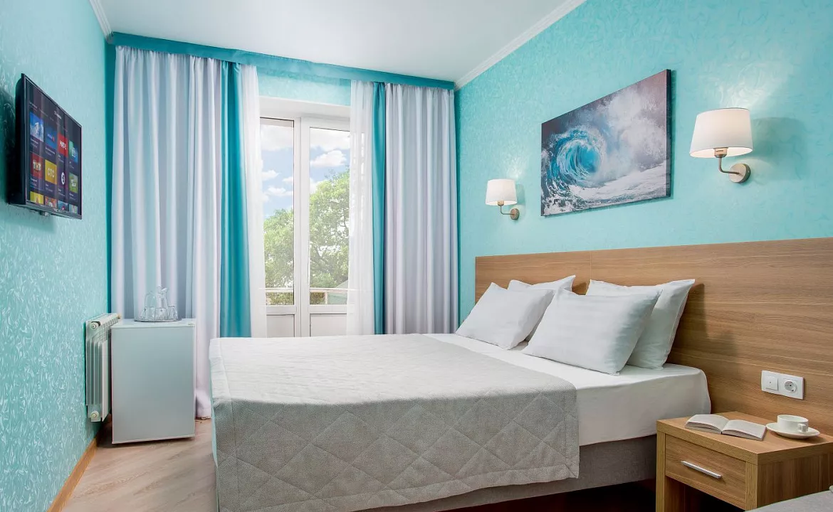 Стандарт с балконом. Гостиница "Бэлль" . Анапа