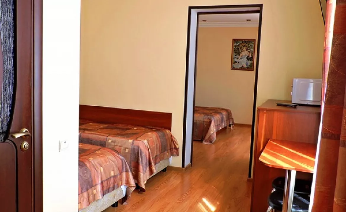 2х-комнатный 4х-местный номер. Отель "Нарния". Адлер