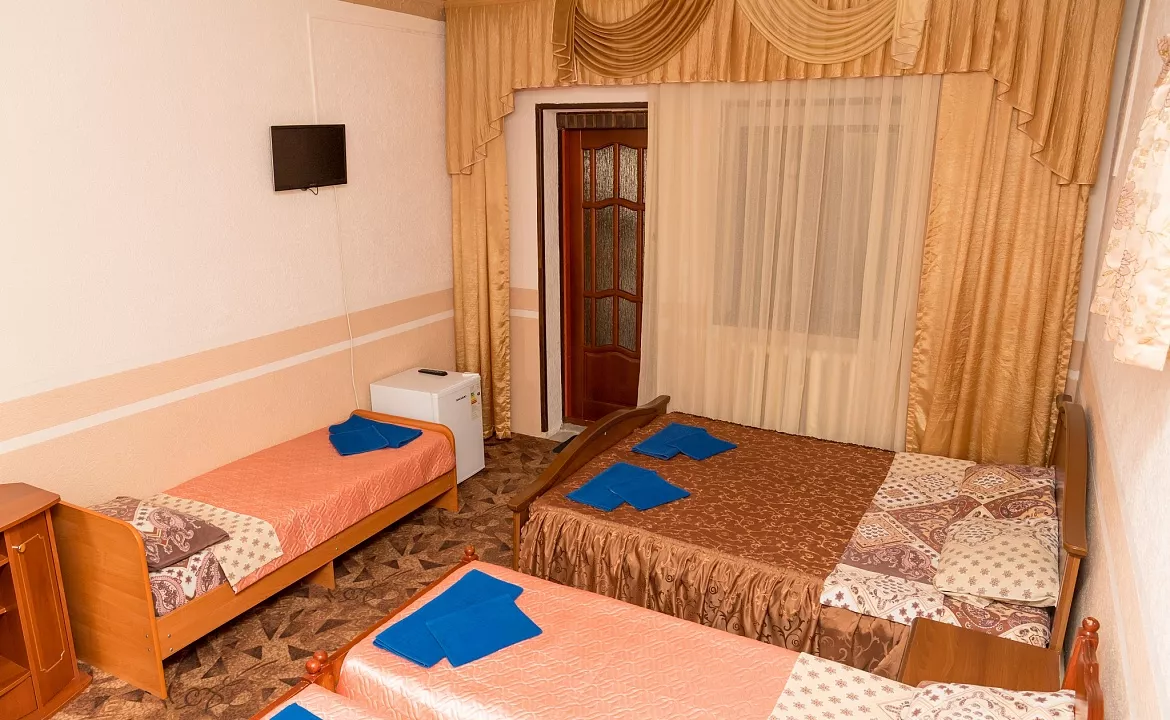 Пятиместный номер класса стандарт со всеми удобствами. Гостевой дом "Ника" - Анапа. Анапа Пятиместный номер класса стандарт со всеми удобствами. Гостевой дом "Ника" - Анапа. Анапа