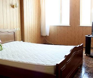 Пятиместный номер (№ 1). Эллинг ЮБК «Чайка». Пятиместный номер (№ 1). Эллинг ЮБК «Чайка».