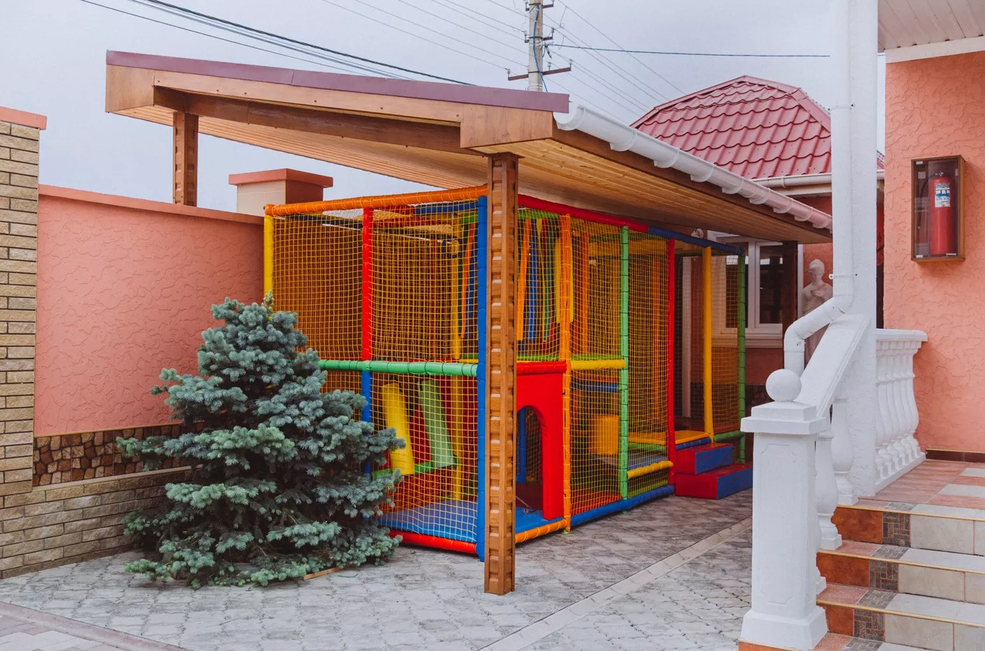 . Гостевой дом «Red House». Заозерное . Гостевой дом «Red House». Заозерное