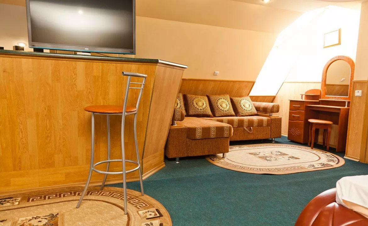 Номер Студио четырехместный. Отель Водноспортивный клуб-отель "Торнадо". Ейск