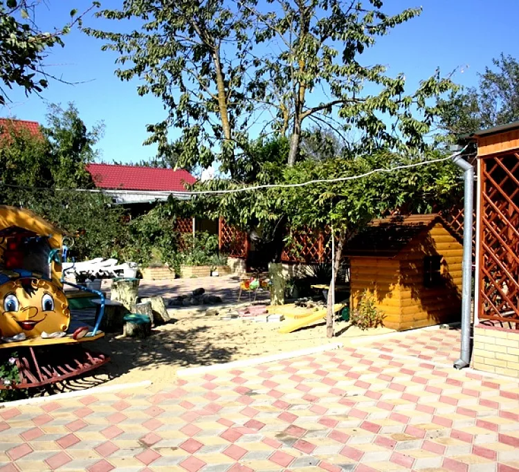 . Частный гостевой дом У Иваныча. Голубицкая