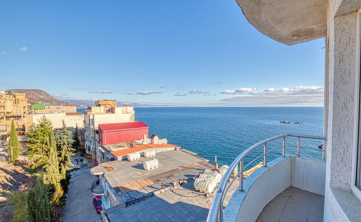 Стандарт (вид на горы). Отель «Интер». Утёс