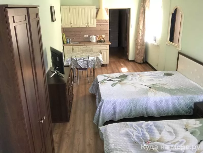 1 комнатная студия с кухней (2 этаж) 3-4-х местная. Гостевой дом Вдохновение. Архипо-Осиповка 1 комнатная студия с кухней (2 этаж) 3-4-х местная. Гостевой дом Вдохновение. Архипо-Осиповка