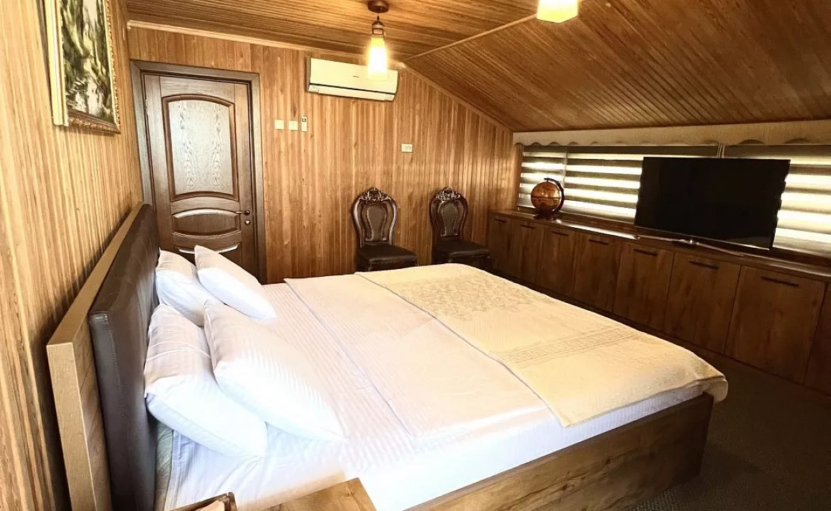 Двух этажный коттедж возле озера. База отдыха "Скурча". Сухум