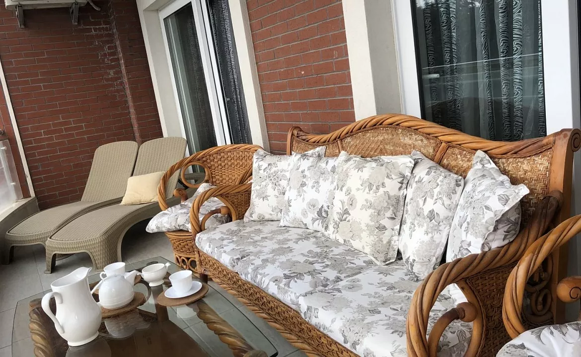 Апартаменты . Квартира в многоквартирном доме Апартаменты . Алушта