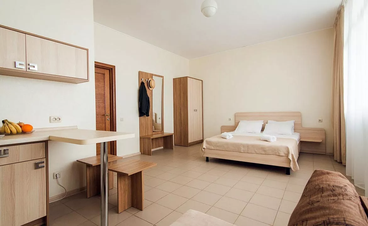 ЭЛЛИНГ СТУДИО. Отель Островок. Феодосия