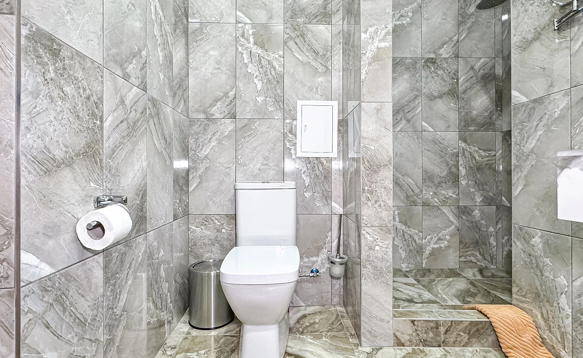 Корпус 2 Delux 5ти - местный (с балконом). Anzhelina Family Hotel. Витязево