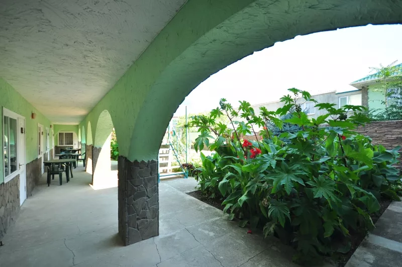 . Гостевой дом Наири. Береговое