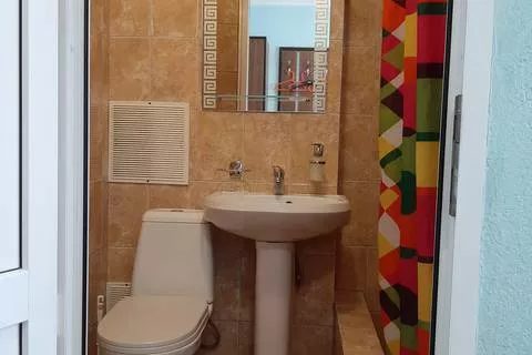 4-х местный «Полулюкс» с балконом. Гостиница «Жемчужина». Архипо-Осиповка