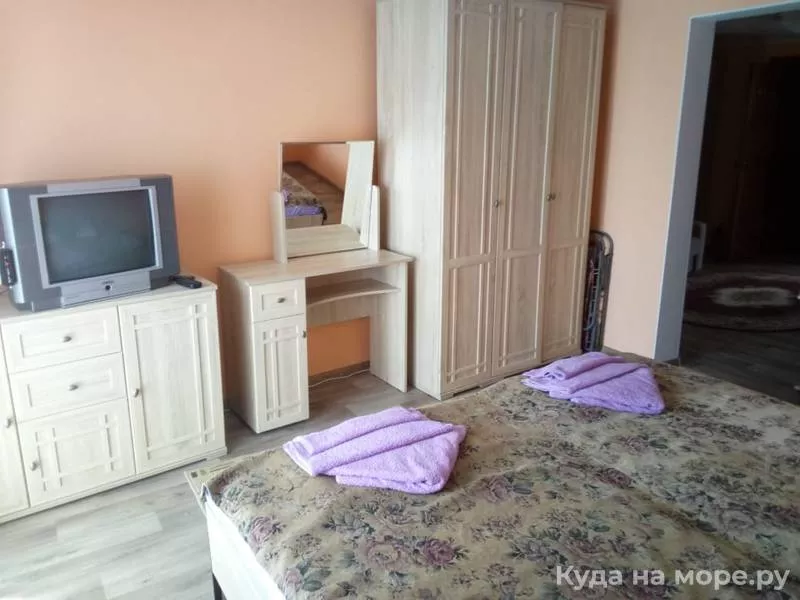 Трехместный номер со всеми удобствами с балконом. Гостевой дом "Ставрополье". Гостевые дома в Лазаревском Трехместный номер со всеми удобствами с балконом. Гостевой дом "Ставрополье". Гостевые дома в Лазаревском