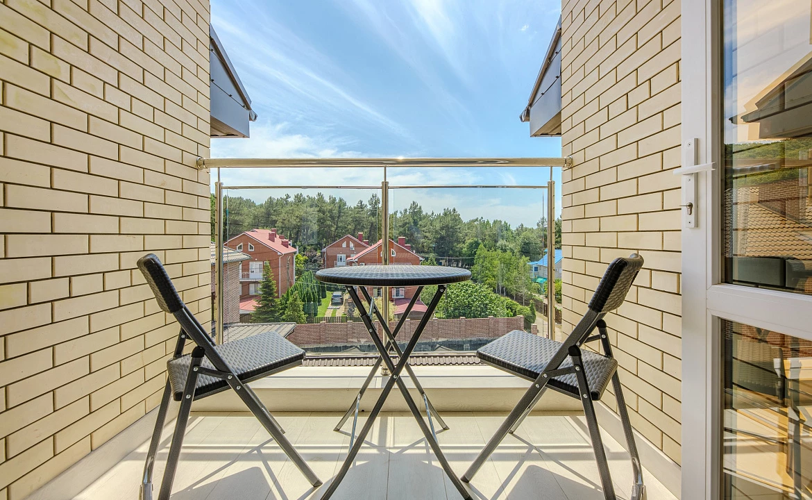 комфорт плюс. Отель отель Авис. Криница