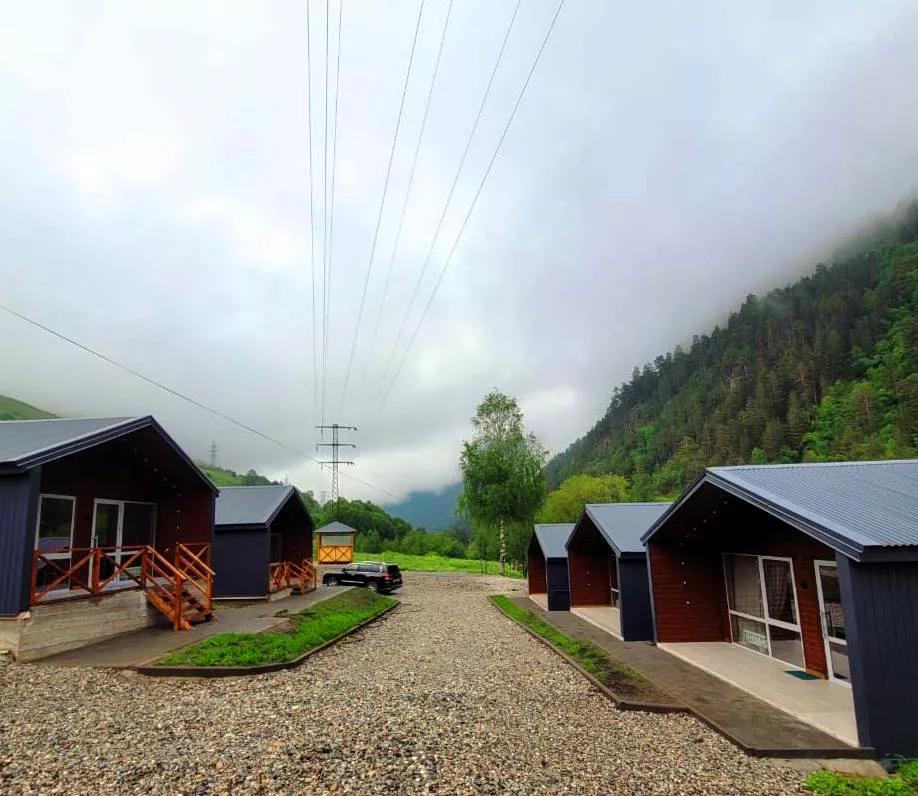 . Гостевой комплекс  Family club. Эльбрус