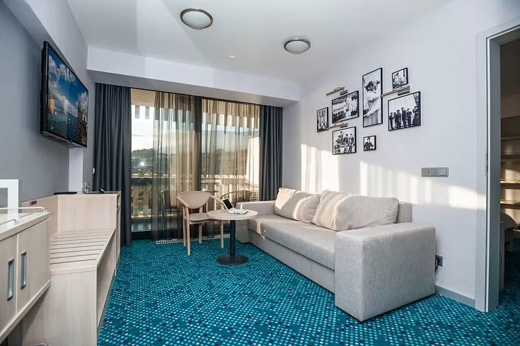 Люкс двухкомнатный. Гостиница Yalta Intourist. Ялта