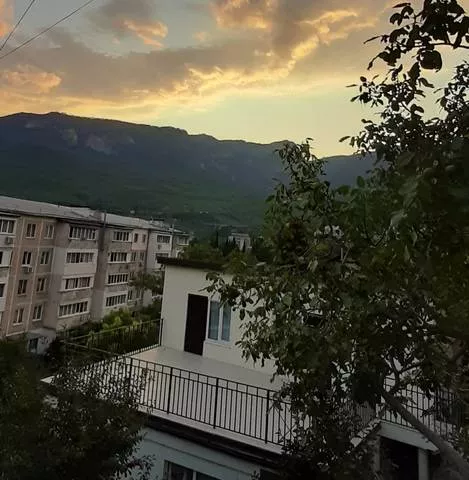 . Гостевой дом на Ореховой. Гурзуф