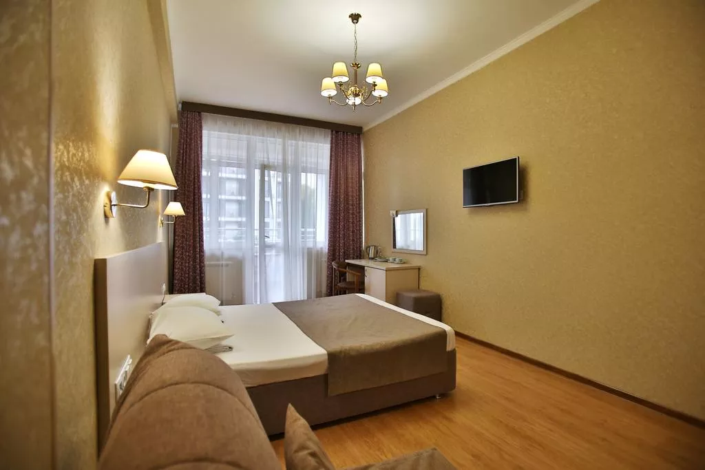 Стандартный двухместный номер с 1 кроватью или 2 отдельными кроватями и балконом. Отель Морская звезда . Адлер