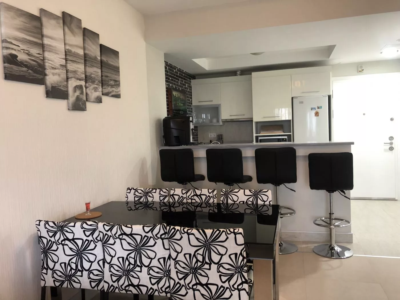 . Квартира в многоквартирном доме Апартаменты . Алушта