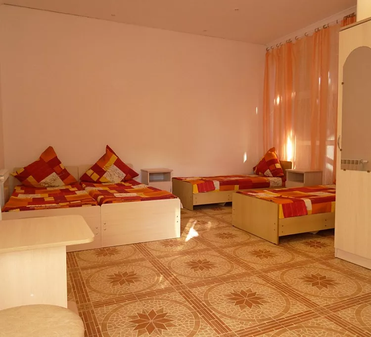 . Частный гостевой дом Розовый дом. Солоники