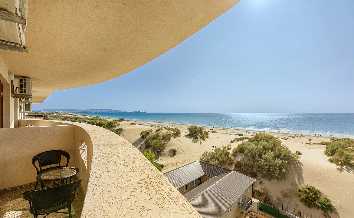 Апартаменты «Люкс» с видом на море. Отель "Alfa Summer". Анапа