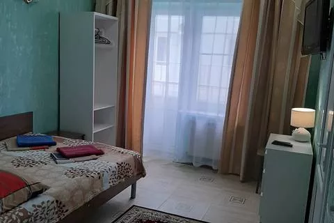 Двухкомнатный с миникухней на 5 человек. Гостиница «Жемчужина». Архипо-Осиповка