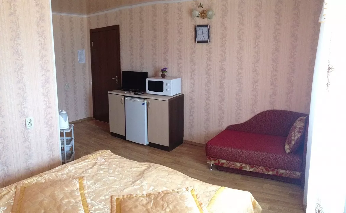 2-х комнатные номера с кондиционером и видом на море. Мини-отель "КАТЕРИНА". Саки