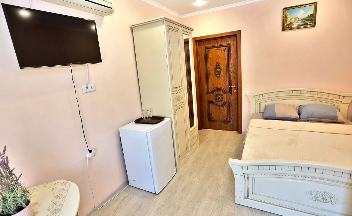 2х местный стандартный номер. Гостевой дом Надежда - Витязево. Витязево