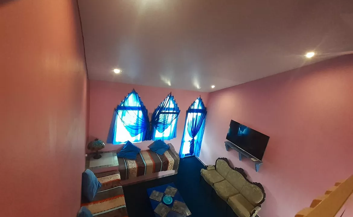 Дуплекс . "Бунгало". Пицунда