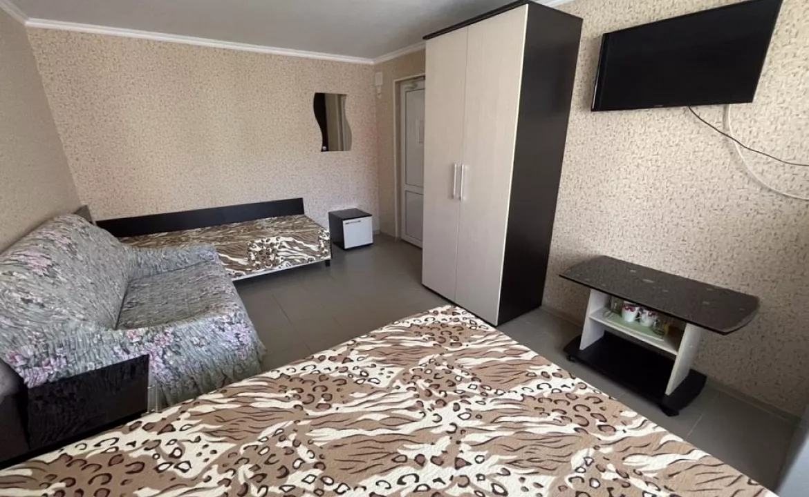 3х местный номер «ЭКОНОМ». Гостевой дом "Виктория". Лазаревское 3х местный номер «ЭКОНОМ». Гостевой дом "Виктория". Лазаревское