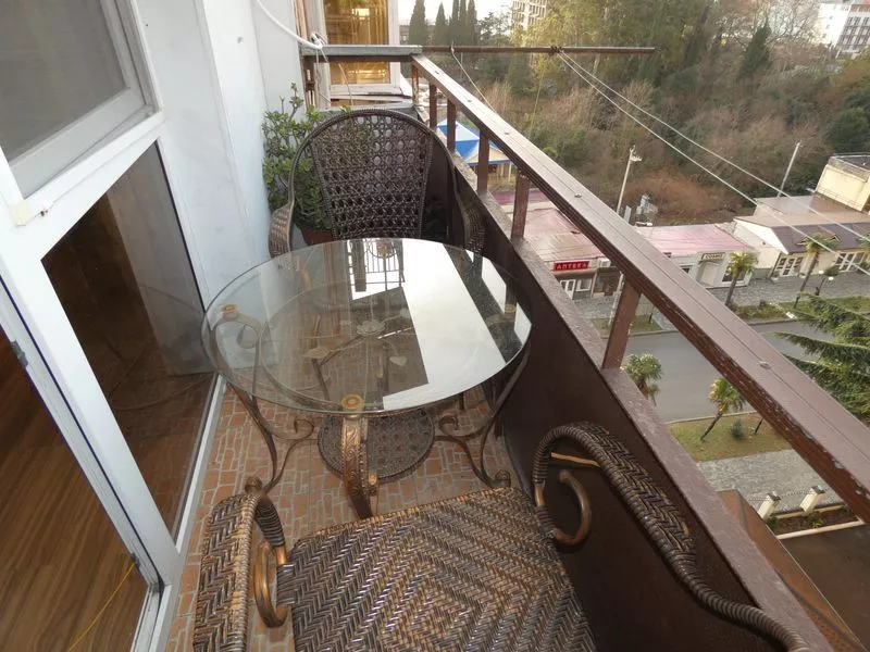 3х-комнатная квартира. Квартира в многоквартирном доме Квартира Абазгаа 59/1 . Гагра