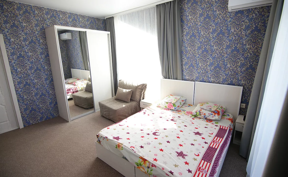 Апартаменты с террасой на 3-х человек. Гостевой дом "МЕЛИС". Дивноморское