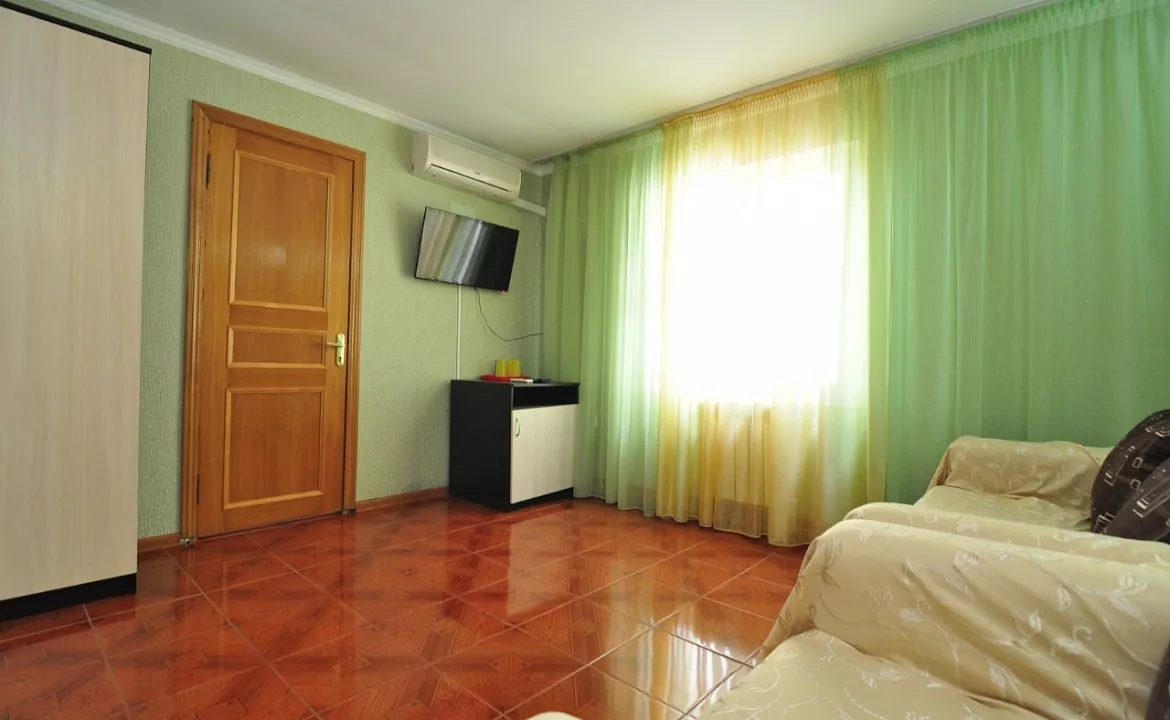 Двухкомнатный ЛЮКС. Гостевой дом "Спартак". Витязево