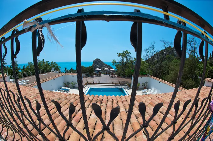 Номер люкс с кроватью  Номер люкс с кроватью