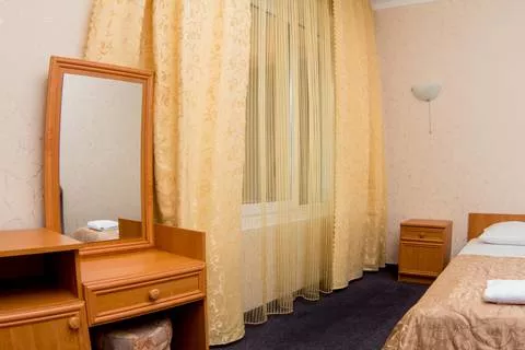 Стандарт 2х местный,с удобствами и кондиционером. Гостевой дом "Ива". Коктебель