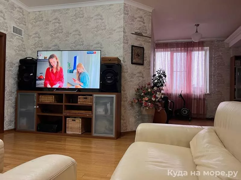  4х комнатная квартира. Квартира в многоквартирном доме Четырехкомнатная квартира в центре Геленджика. Геленджик