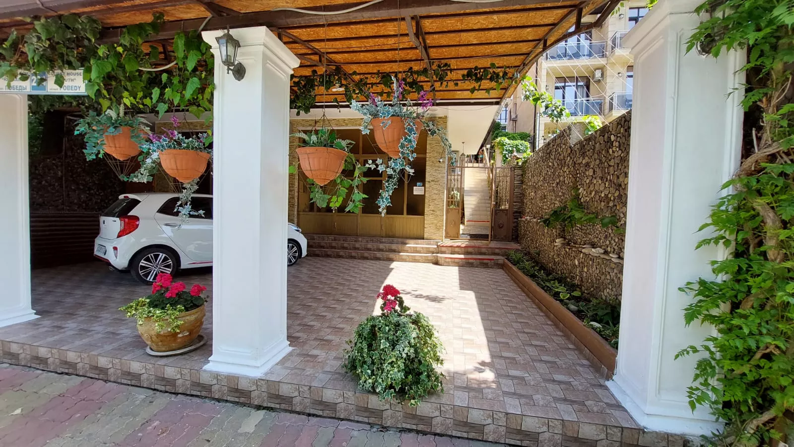 . Гостевой дом "Южный" у Гарика. Лазаревское . Гостевой дом "Южный" у Гарика. Лазаревское