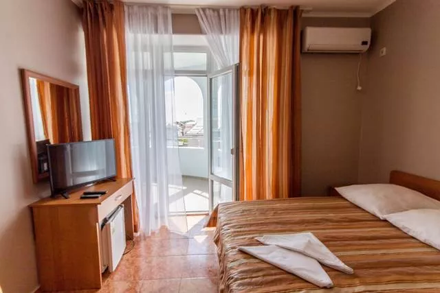 Студия. Гостиница "Мелия". Лазаревское