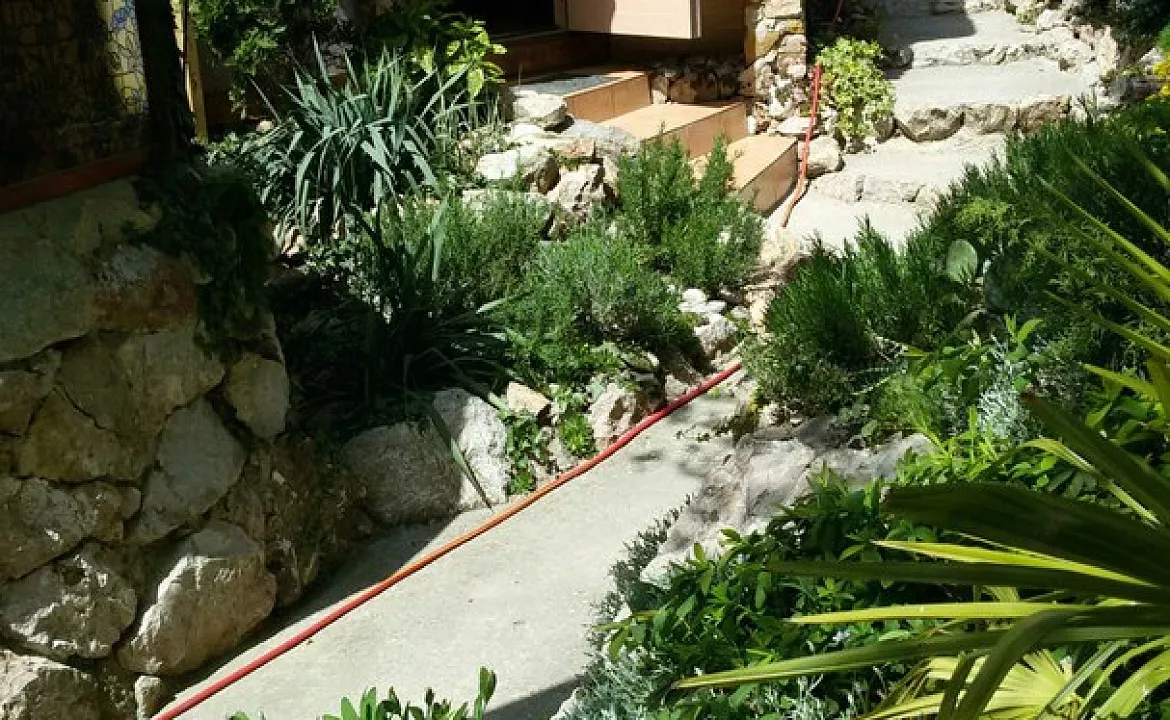 БУНГАЛО С ВИДОМ НА БУХТУ. Гостевой дом «Ясеневая роща». Балаклава БУНГАЛО С ВИДОМ НА БУХТУ. Гостевой дом «Ясеневая роща». Балаклава