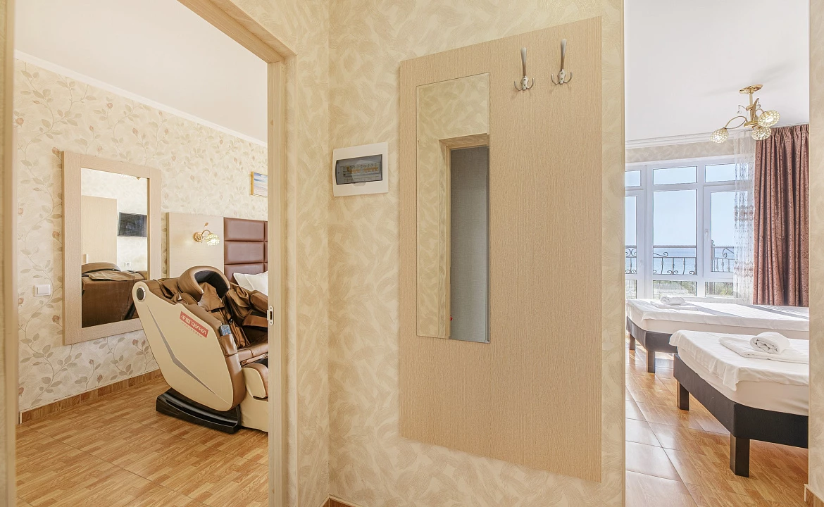 Апартаменты «Люкс» с видом на море. Отель "Alfa Summer". Анапа