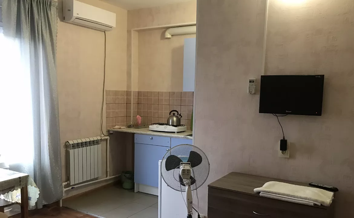 Четырёхместный номер с балконом . Частный сектор Ирис . Сочи