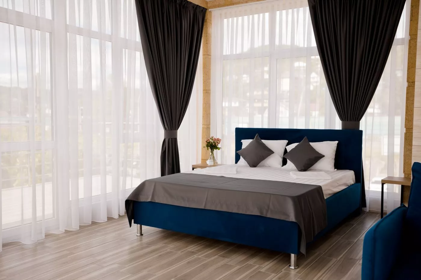 . Гостиница LooSPAngeles. Лоо