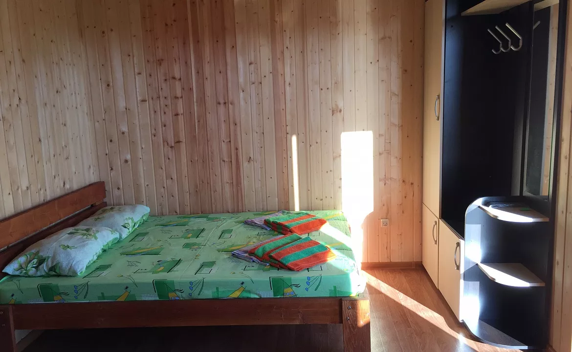 Четырехместный номер с видом во двор.. Гостевой дом Морской бриз - Кучугуры. Кучугуры Четырехместный номер с видом во двор.. Гостевой дом Морской бриз - Кучугуры. Кучугуры