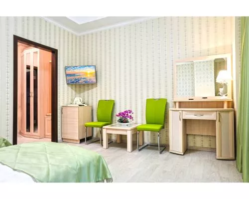 Улучшенный двухместный номер с 1 кроватью или 2 отдельными кроватями . Гостевой дом Tutu. Адлер