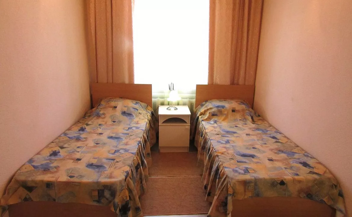 Двухместный двухкомнатный стандарт. Пансионат "Приазовье". Ейск Двухместный двухкомнатный стандарт. Пансионат "Приазовье". Ейск