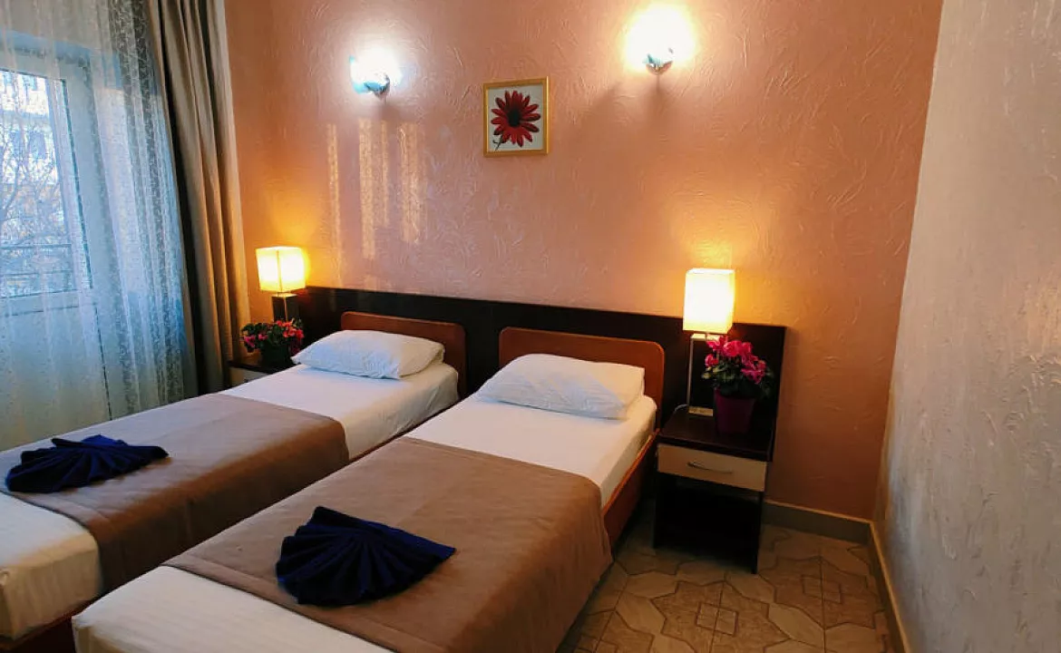 Семейный 2-х Комнатный 4-х местный, с балконом. Отель "Бавария". Витязево